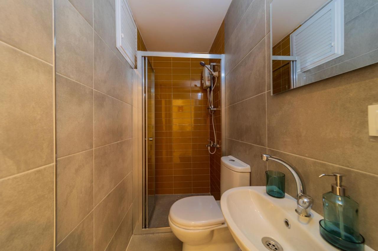 Vibrant And Central In Muratpasa Apartment