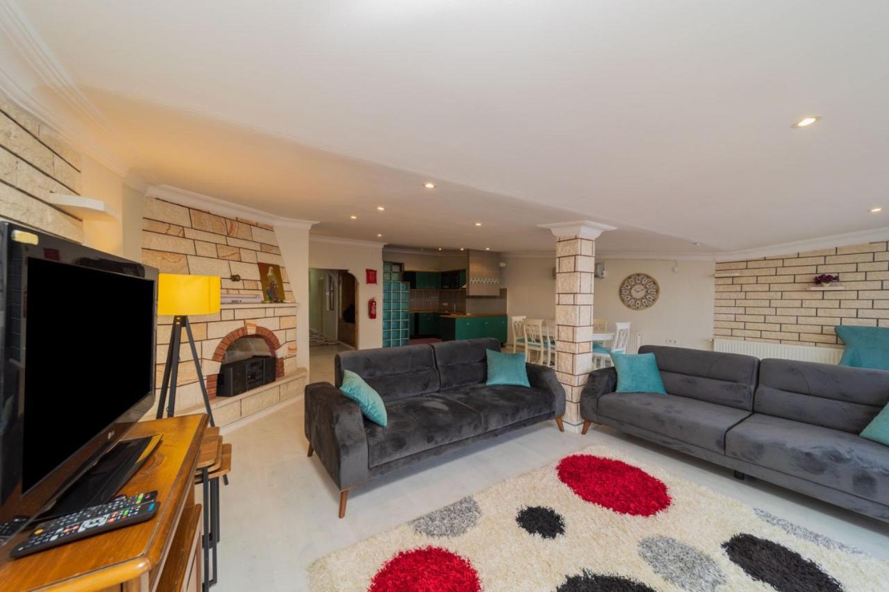 Daire Flat With Terrace Next To Konyaalti Antalya