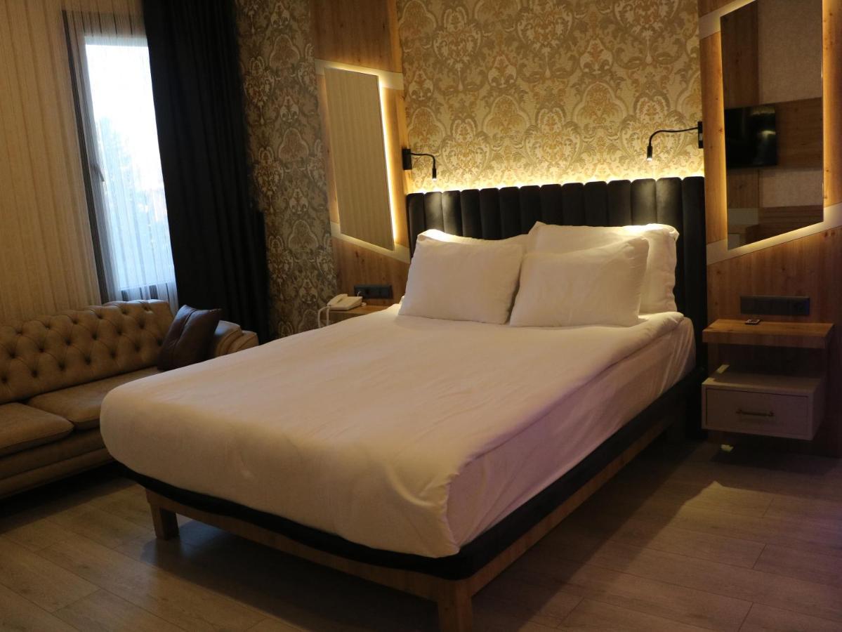 Hotel Isnova Airport 4*