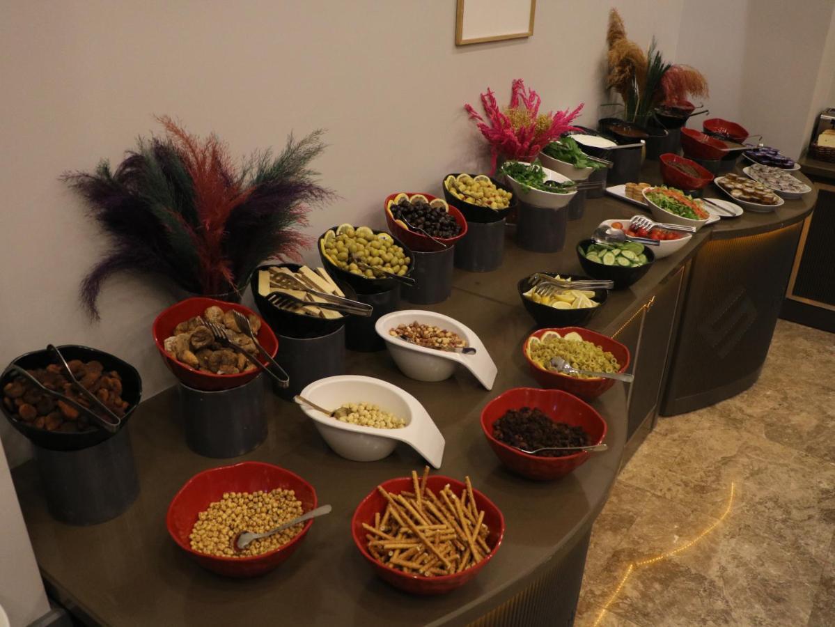 Isnova Airport Hotel 4*