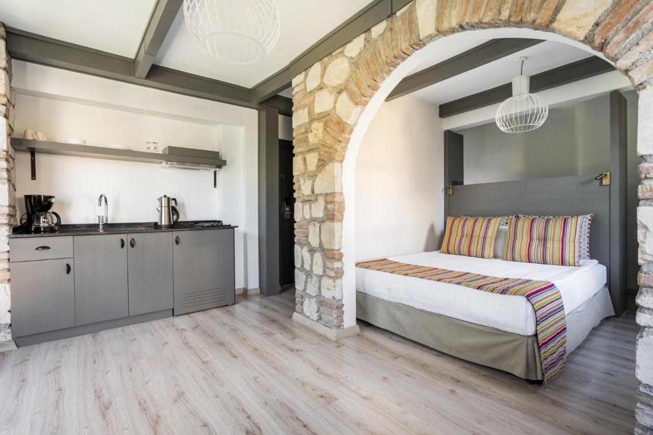 Lovely Studio Flat Near Hadrians Gate Apartment Antalya