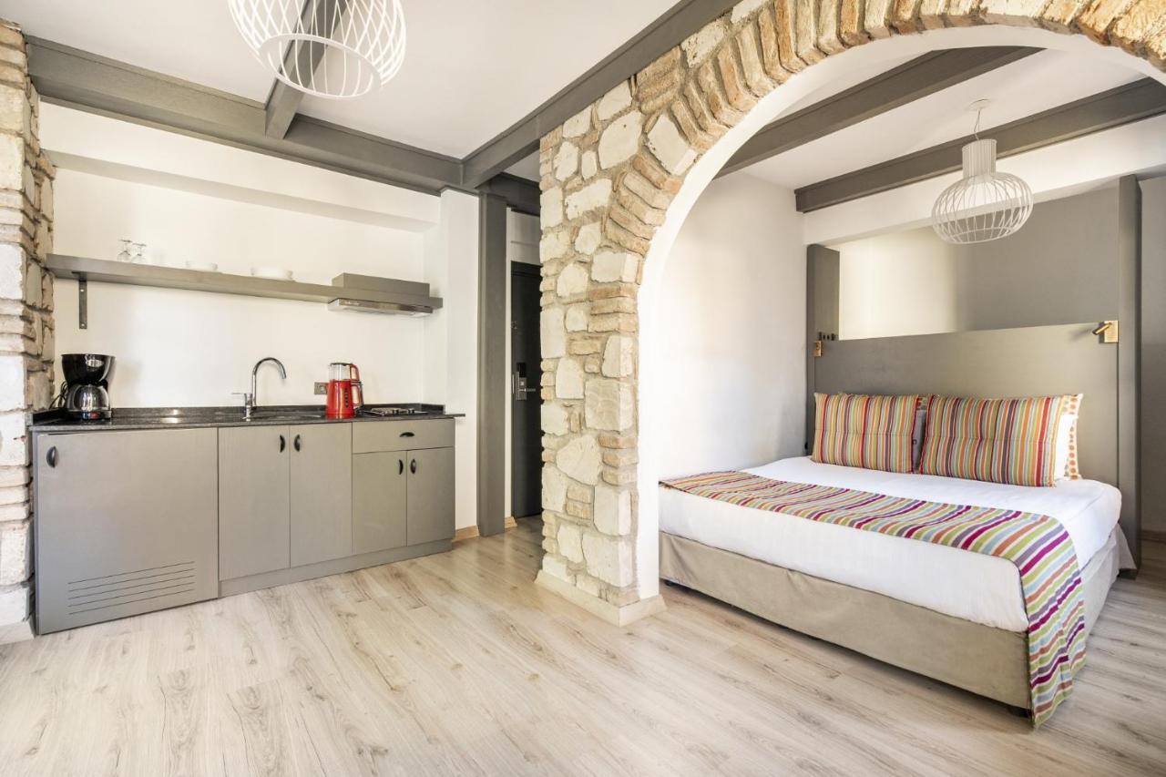 Cozy Studio Flat Near Hadrians Gate Antalya