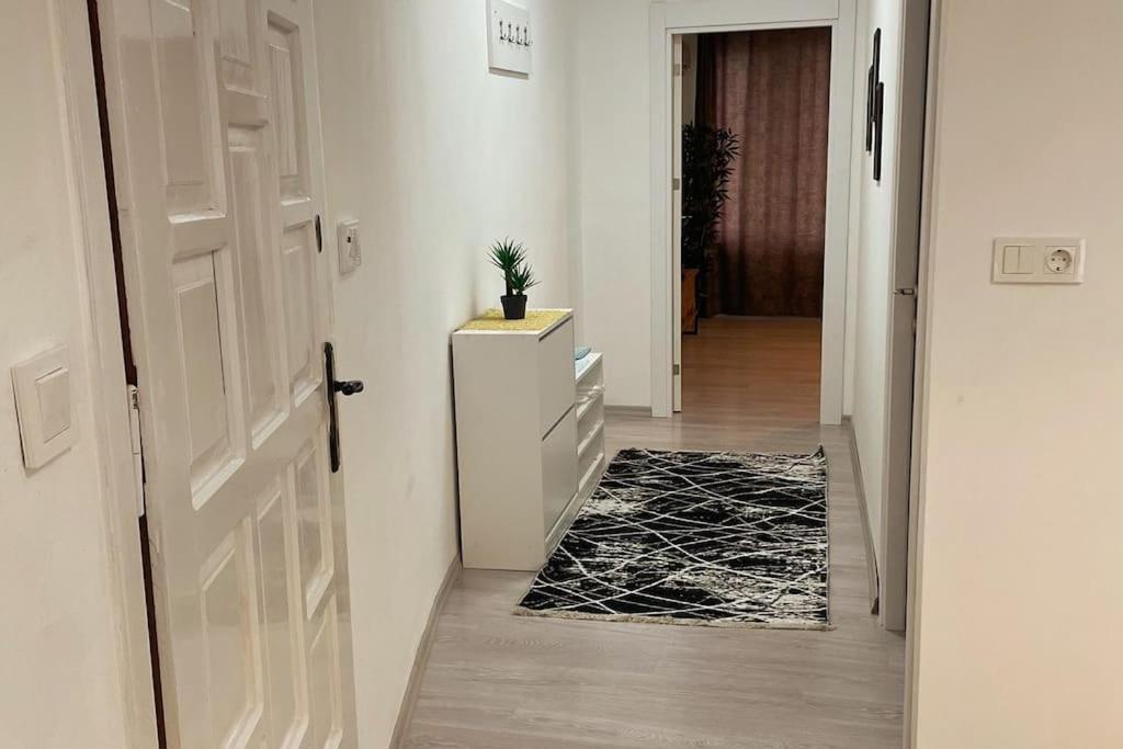 Apartment D304 *