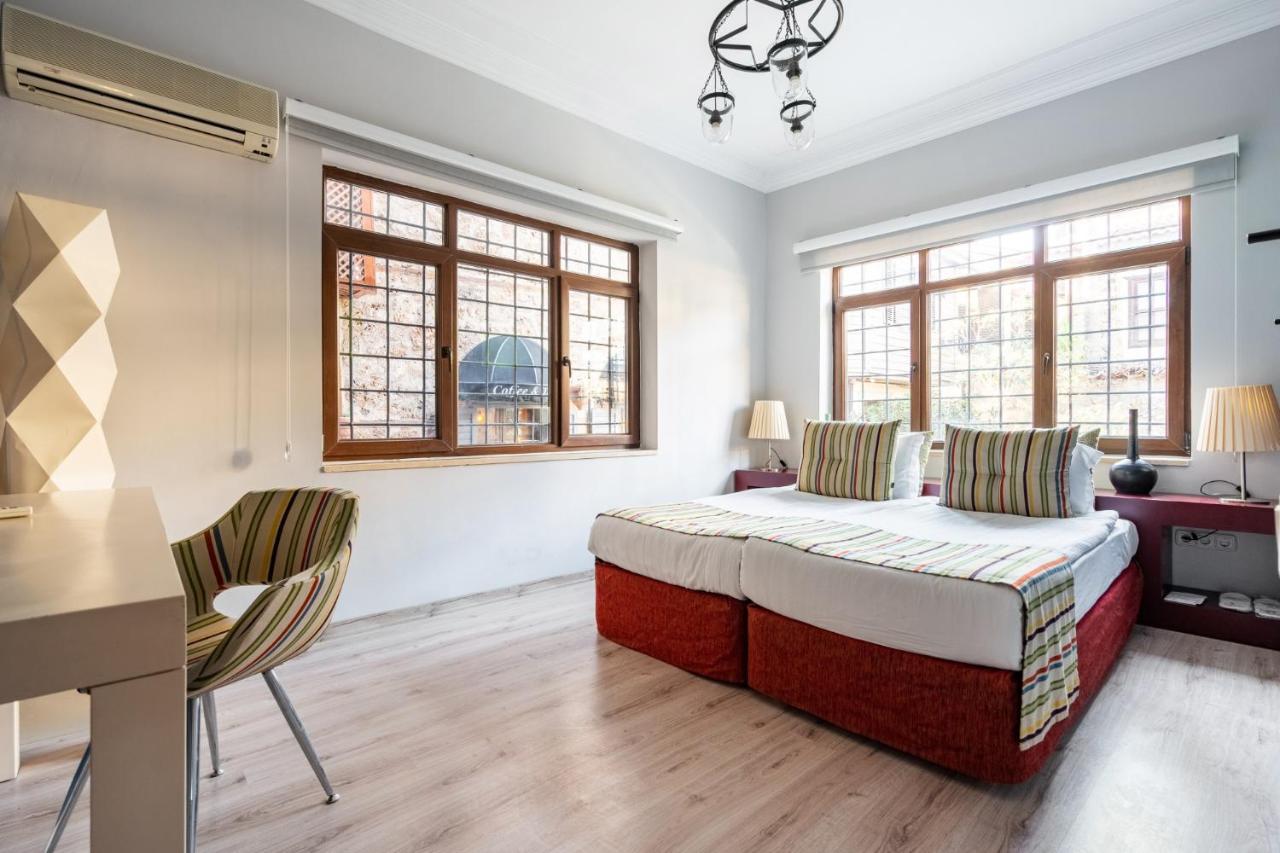 Fascinating Flat Near Hadrians Gate *