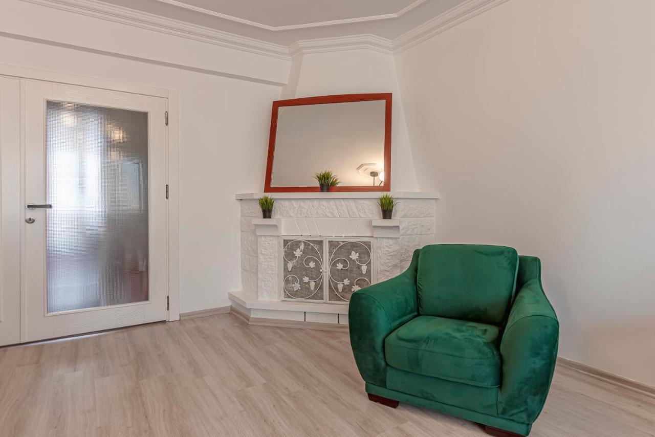 Melissas Lara Apartment