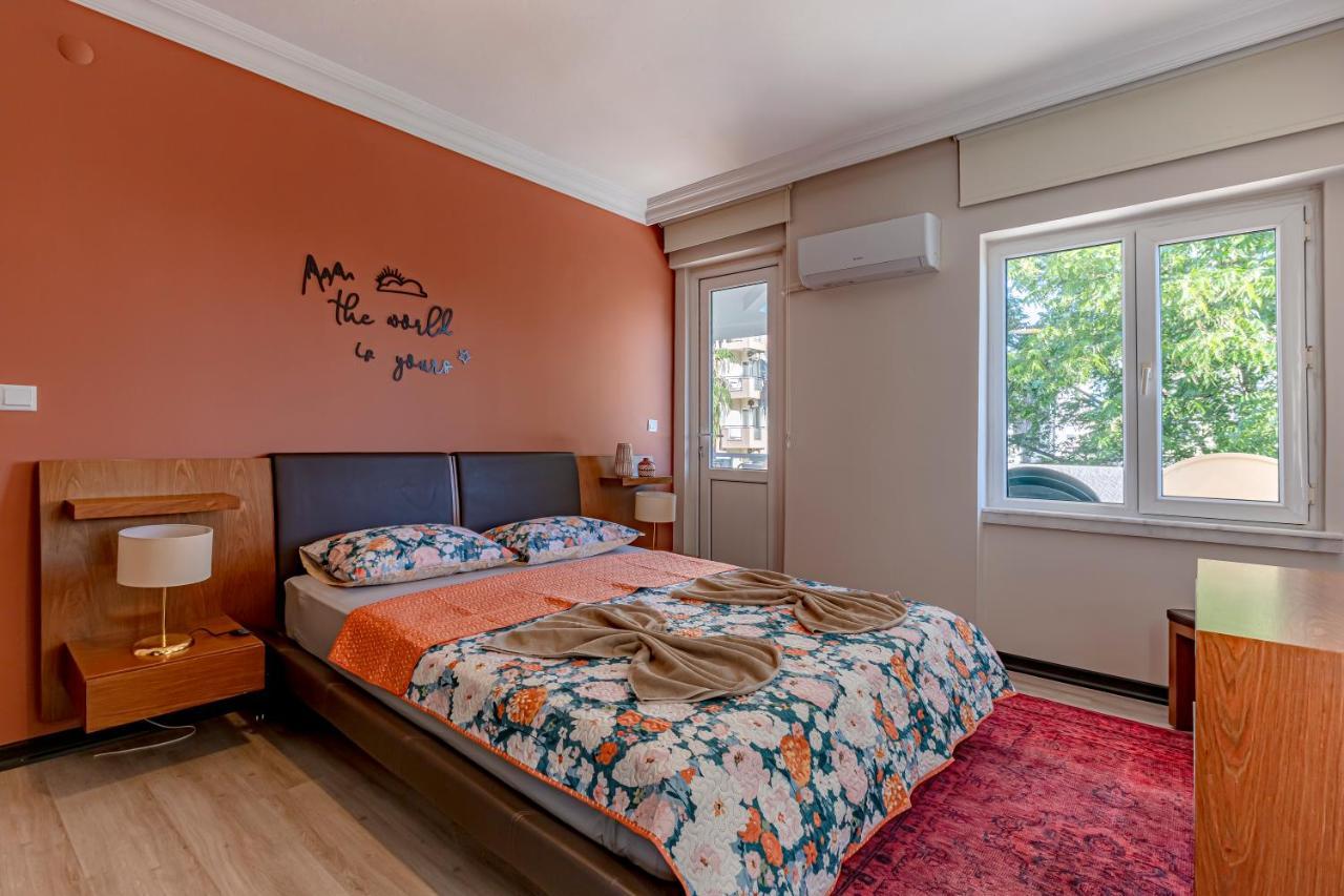 Melissas Lara Apartment