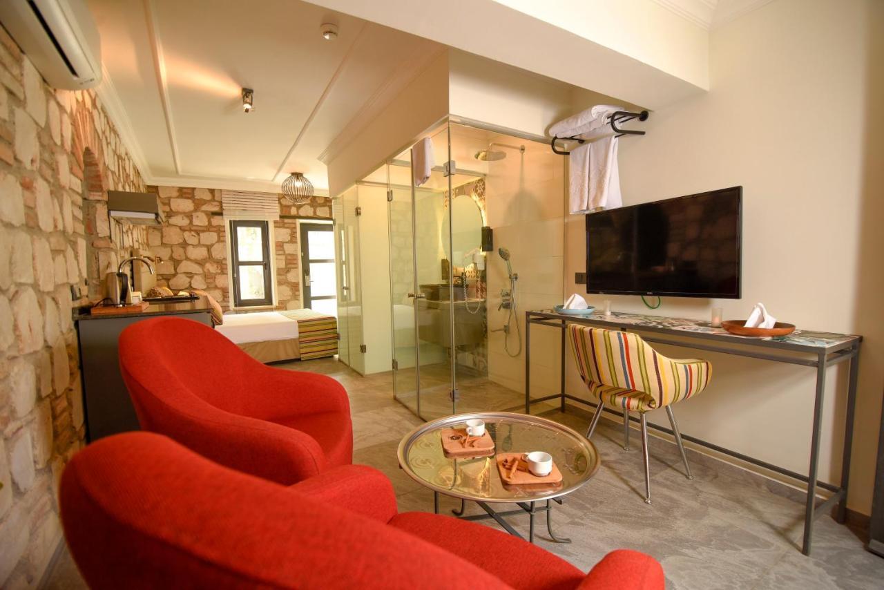 Magnificent Flat With Patio Near Hadrian's Gate * Antalya