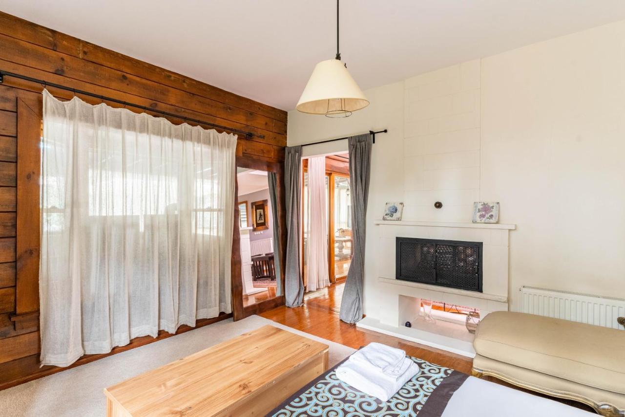 Very Special 6 Bdr Great For Family Reunions *