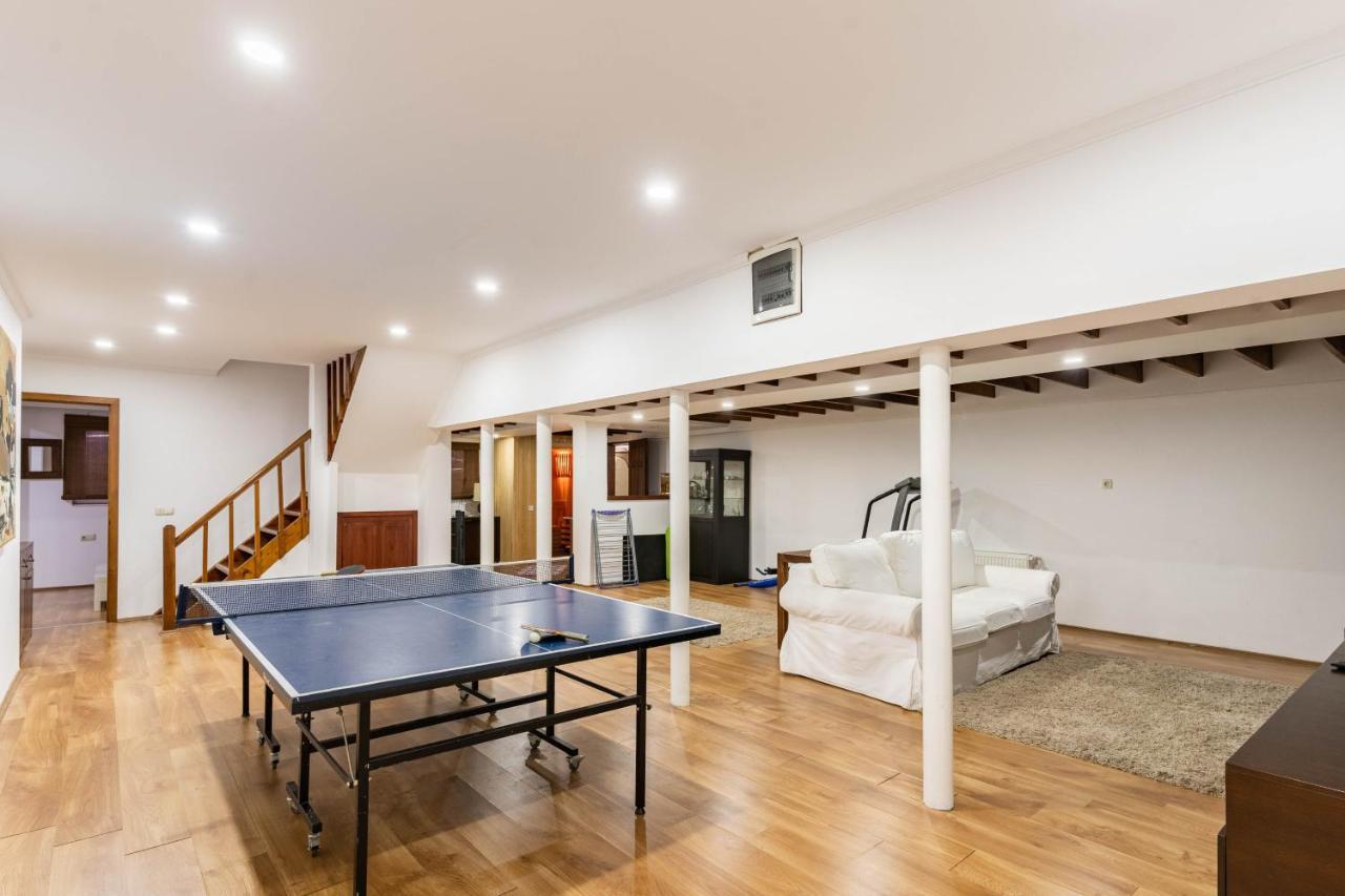 Very Special 6 Bdr Great For Family Reunions Villa