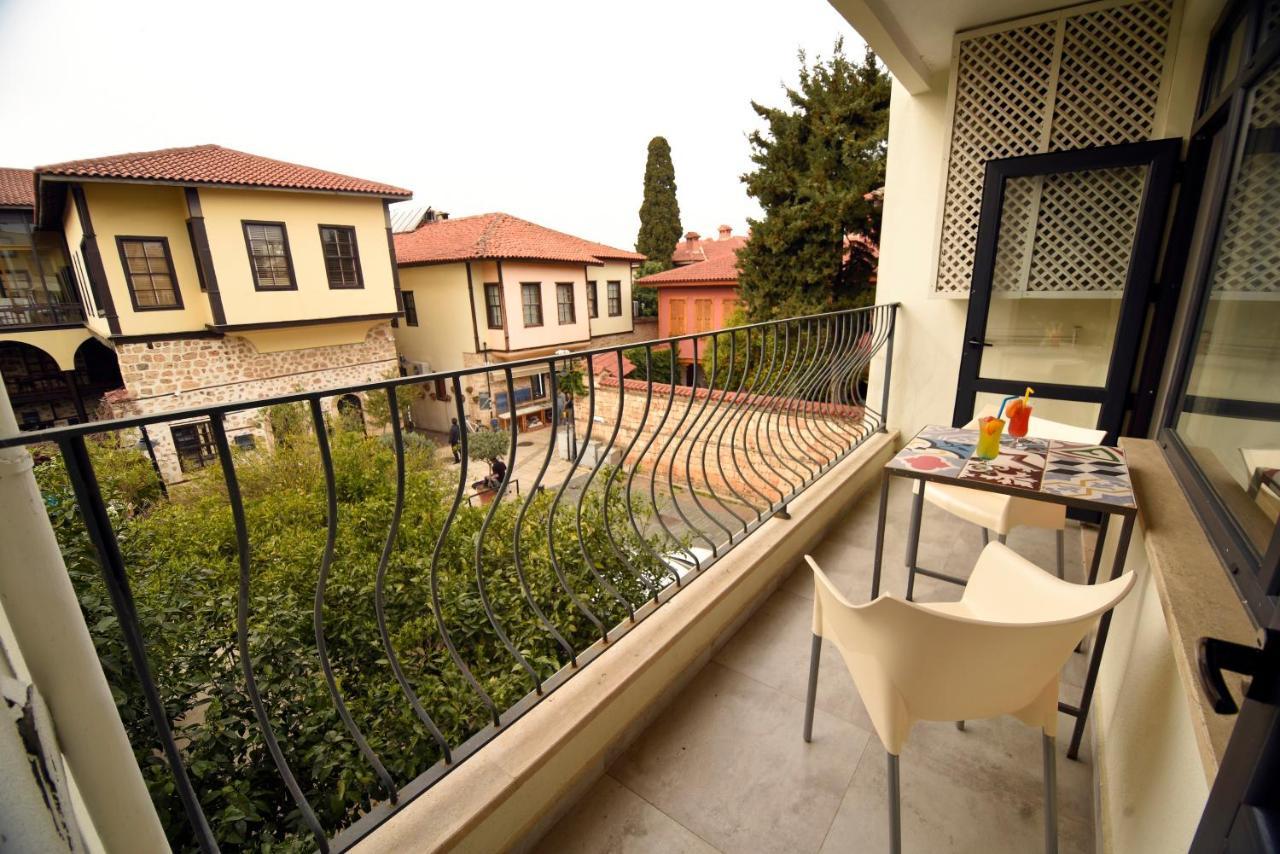 Remarkable Flat With Balcony Near Hadrian's Gate Privatunterkunft Antalya