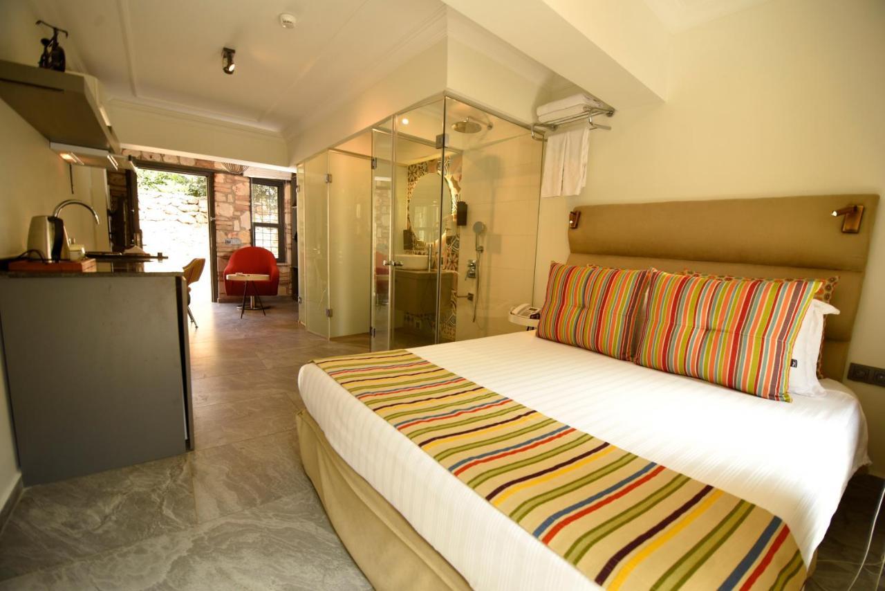 Chic Garden Flat With Patio Near Hadrian's Gate Antalya