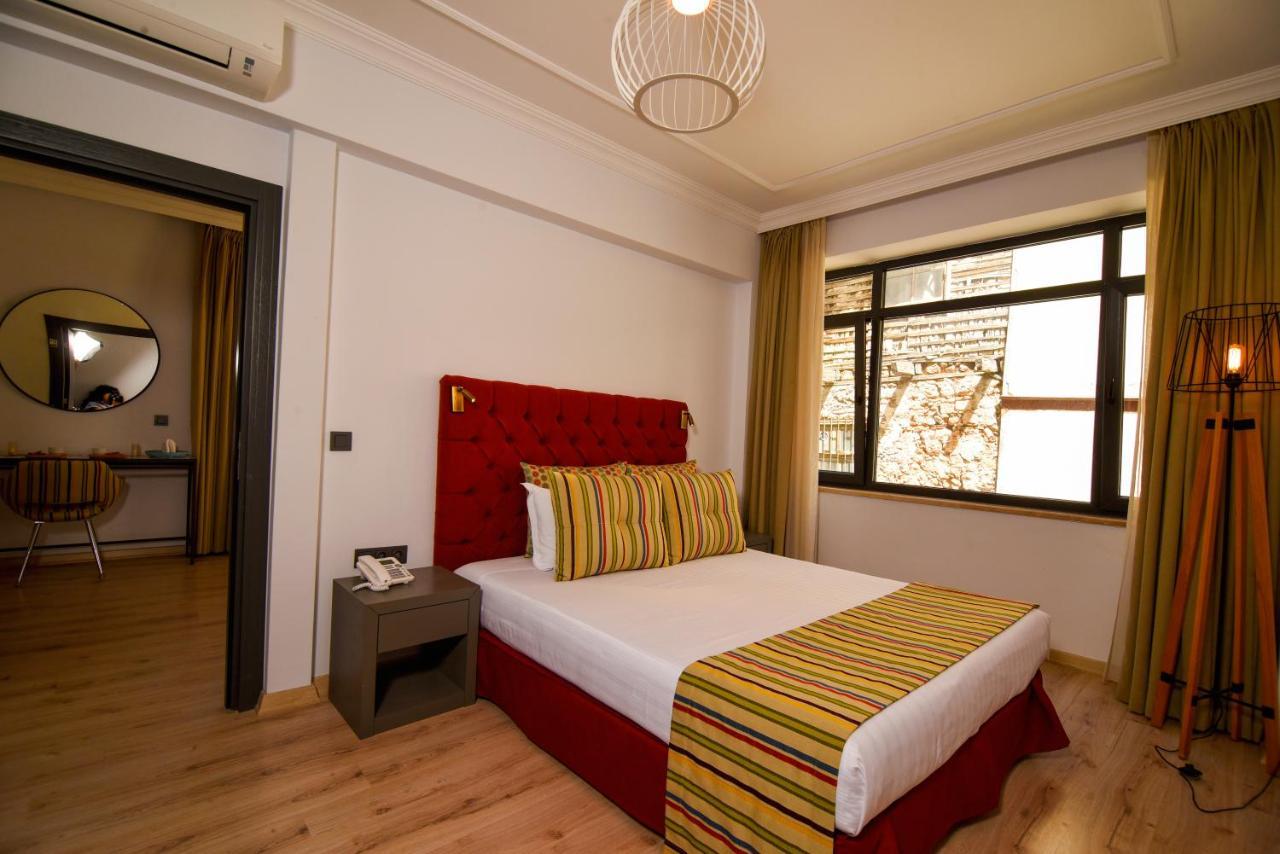 Unique Flat With Balcony Near Hadrian's Gate Antalya