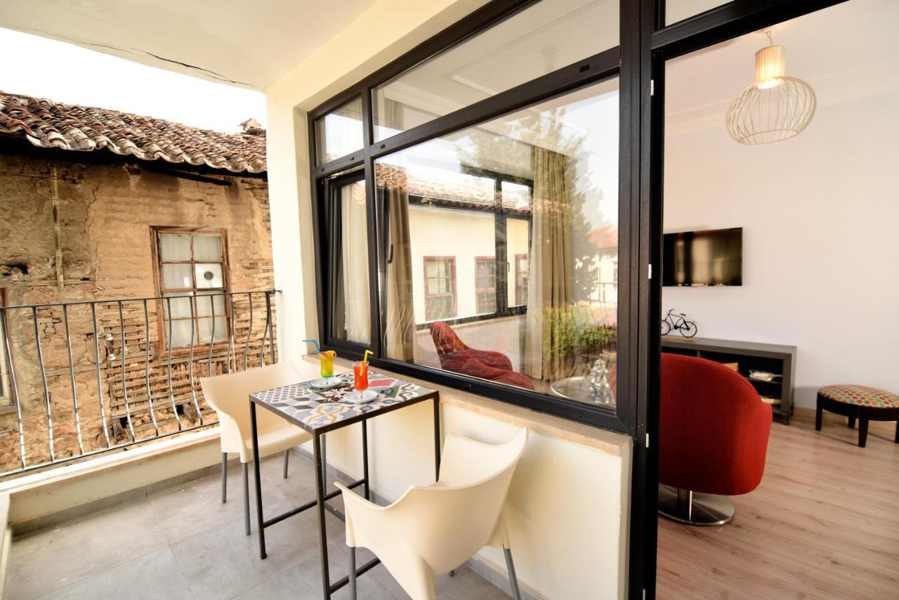 Daire Unique Flat With Balcony Near Hadrian's Gate *