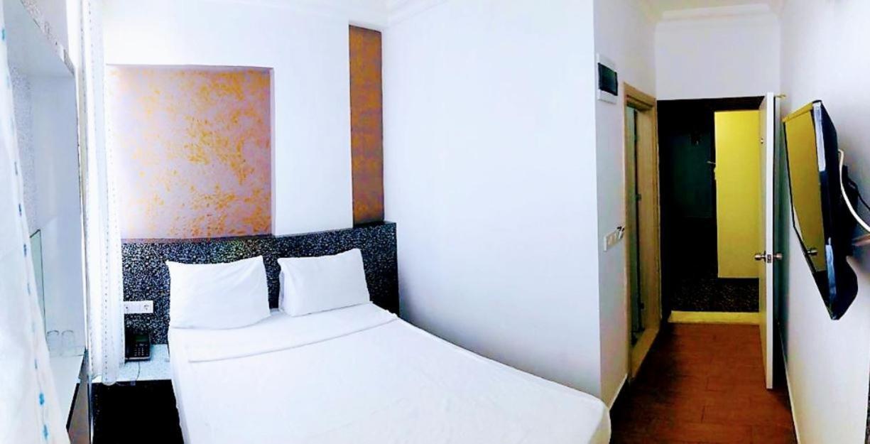 Lavin Garden 3*