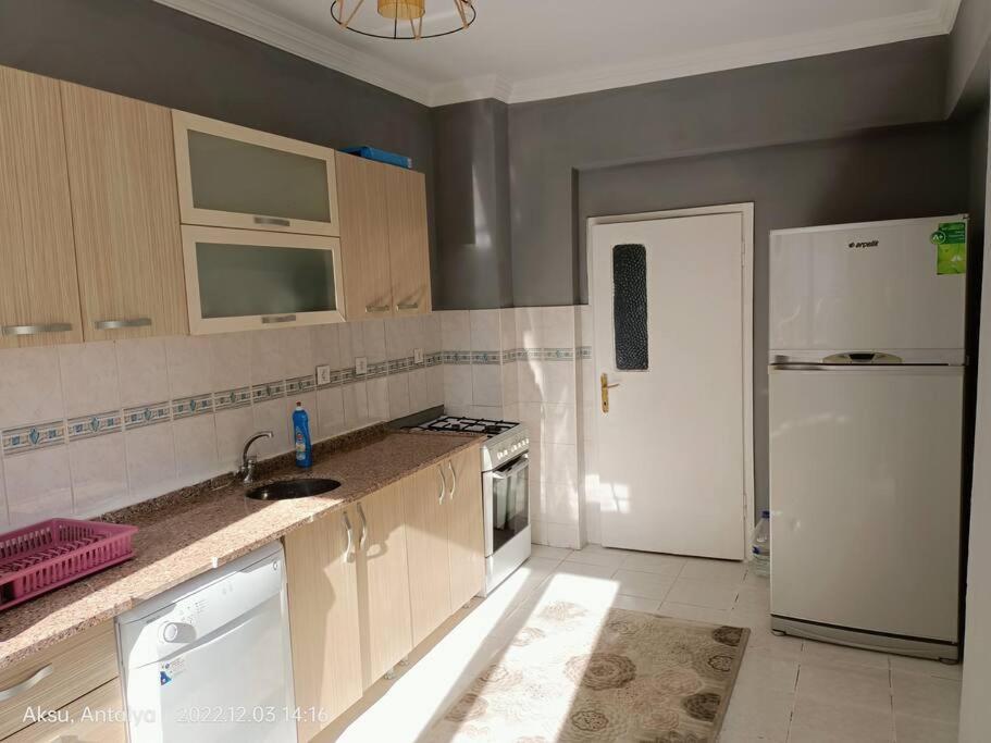 3+1 Daire.hizli Wifi,havalimani Plaj, Market Yakin Antalya