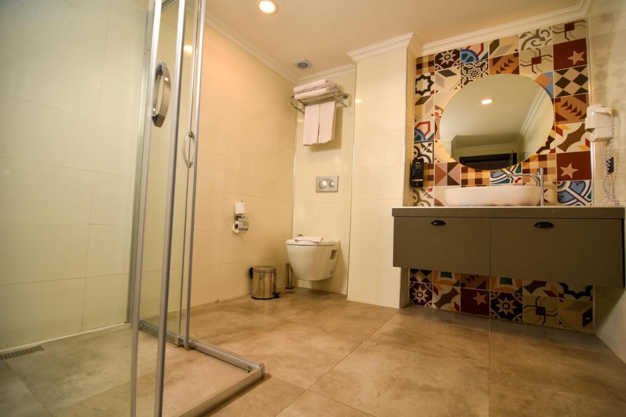 Daire Unique Flat With Balcony Near Hadrian's Gate