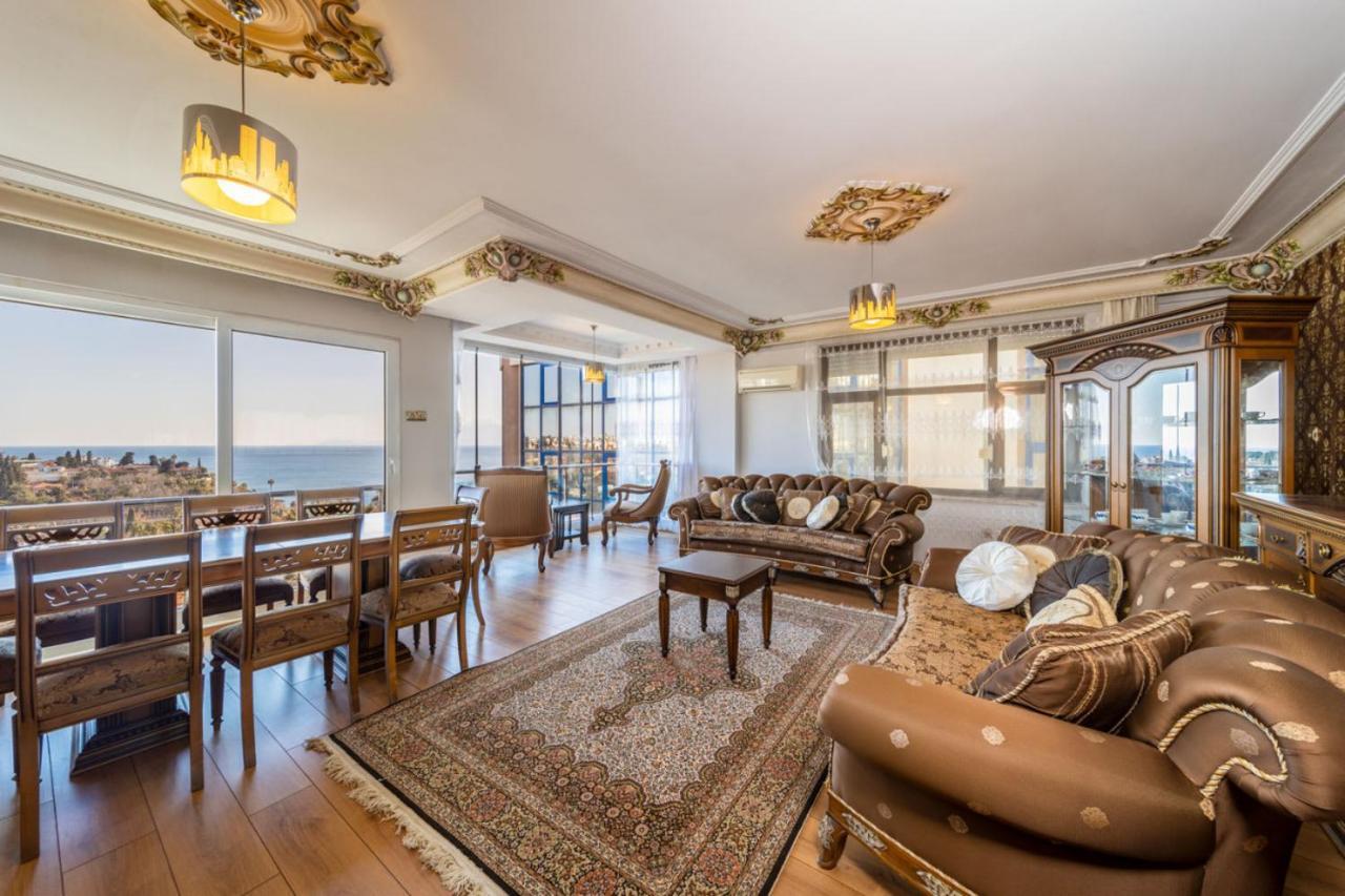 Lovely Flat With Sea View Near In Muratpasa Apartment