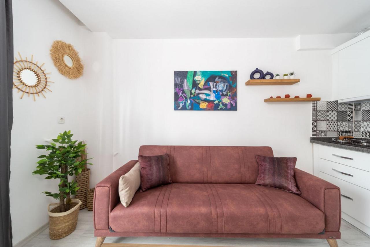 Comfortable Modern Flat With Balcony In Muratpasa Apartment *