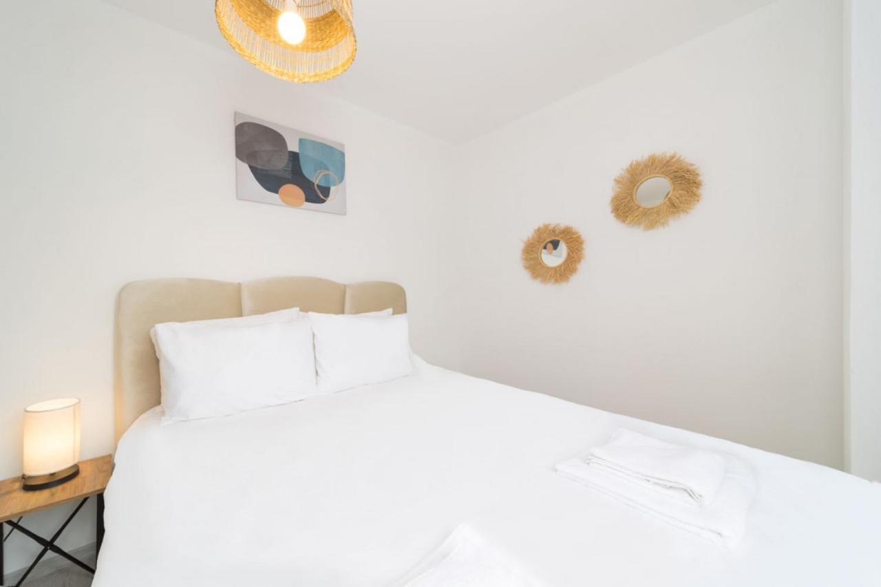 Comfortable Modern Flat With Balcony In Muratpasa Apartment *