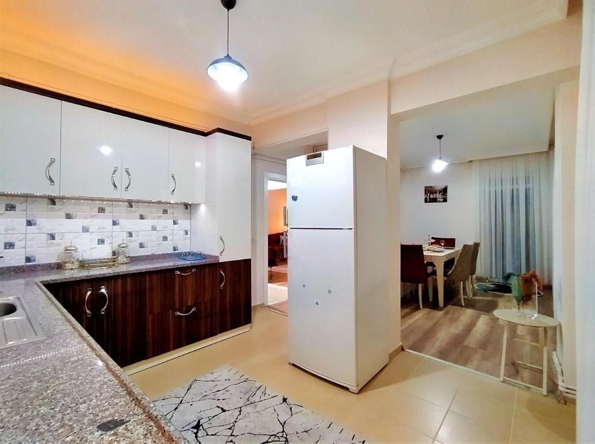 Spacious And Cozy In Muratpasa *