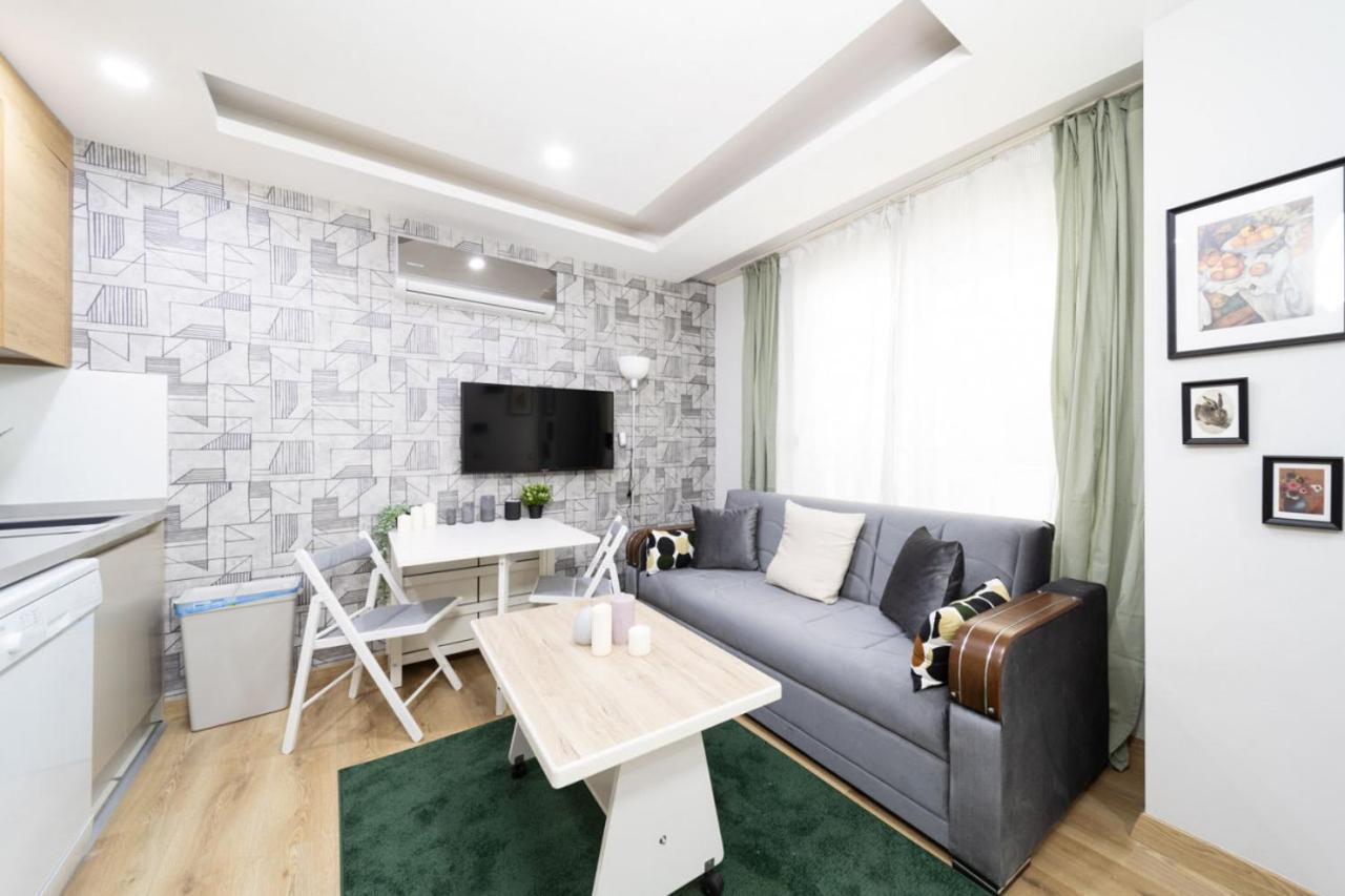 Apartment Modern And Cozy With Central Location And Balcony In Muratpasa, Antalya