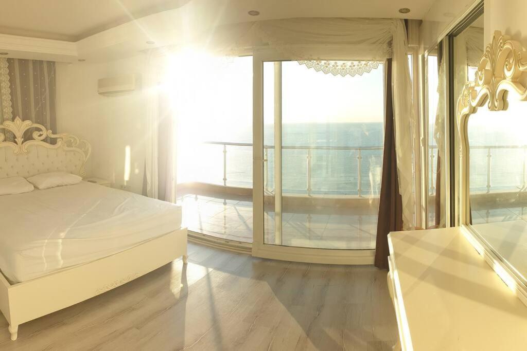 Konyaalti Plajinda Dublex Gemi Ev Apartment
