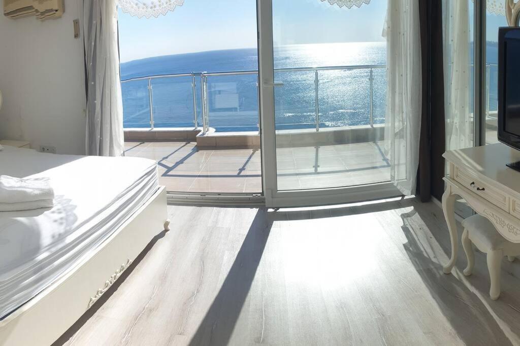 Konyaalti Plajinda Dublex Gemi Ev Apartment