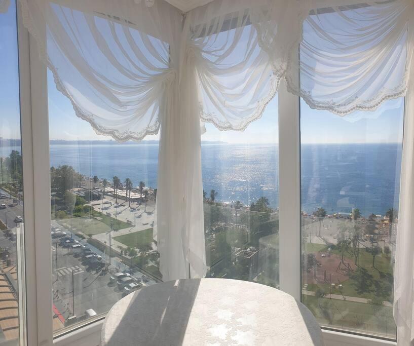 Apartment Konyaalti Plajinda Dublex Gemi Ev *