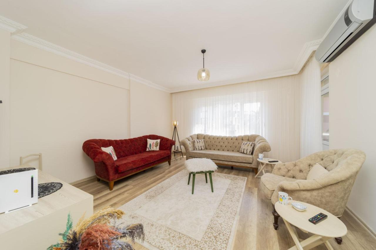 Spacious And Cozy In Muratpasa *