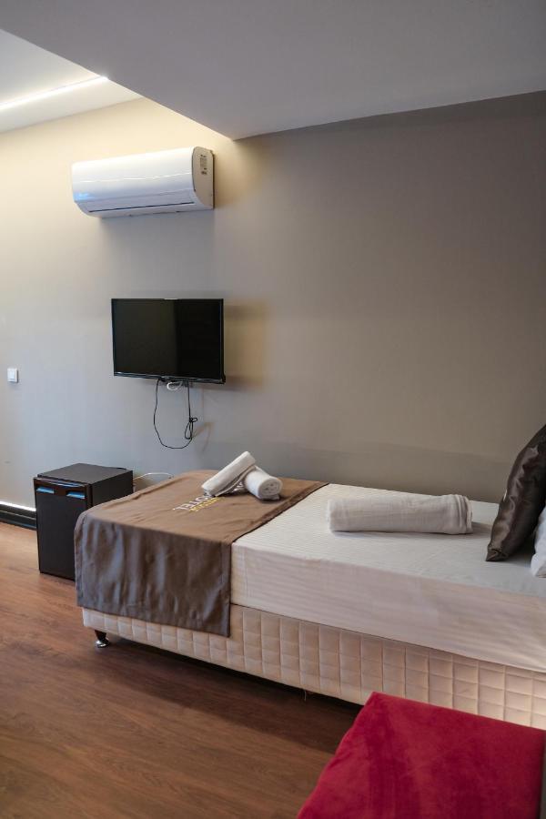 Eva Hotel *