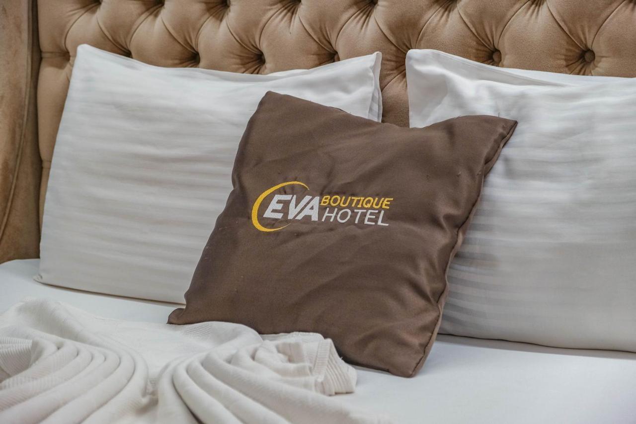Eva *