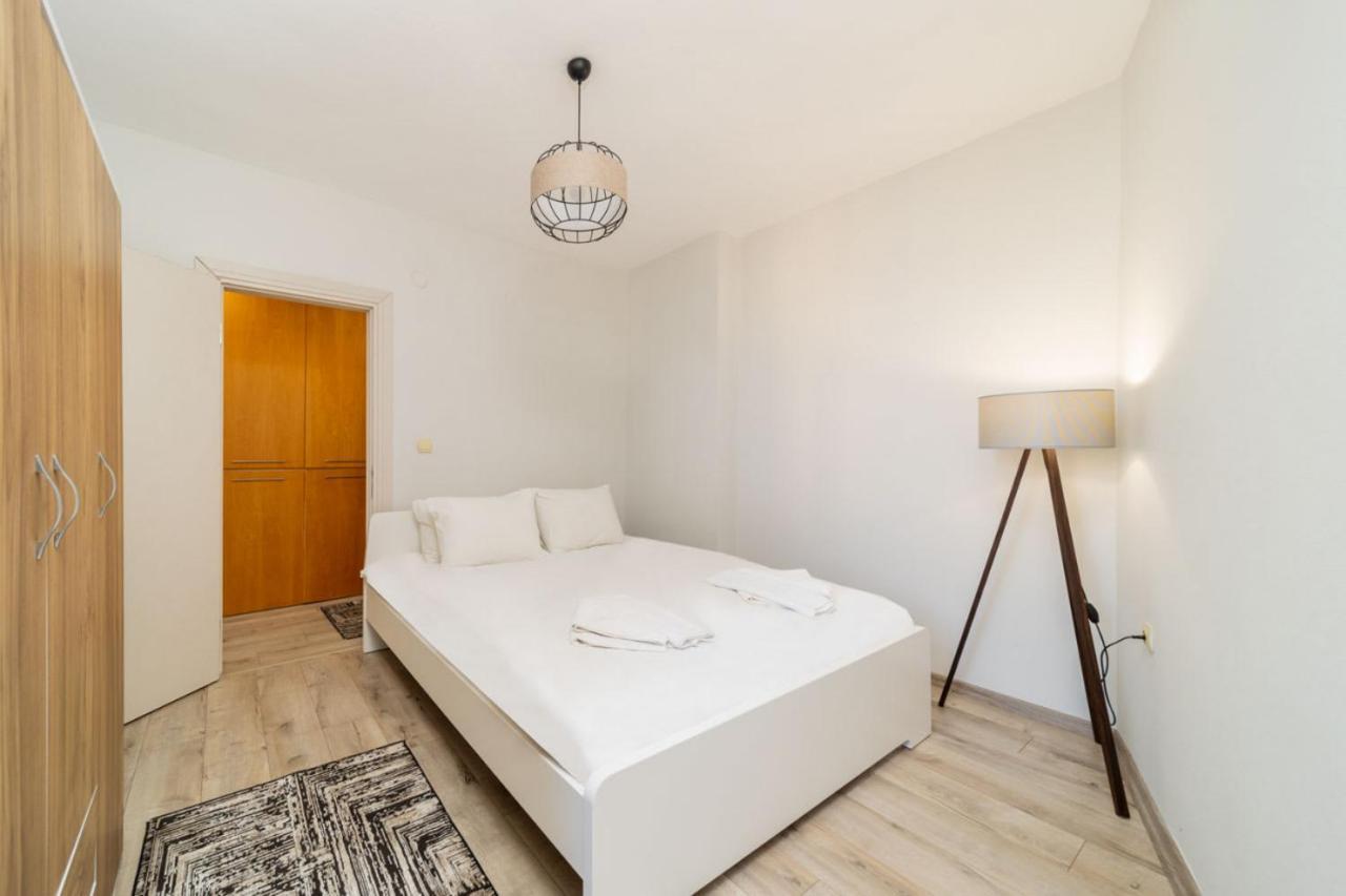 Refreshing Flat Within Walking Distance To Konyaalti With Sea View In