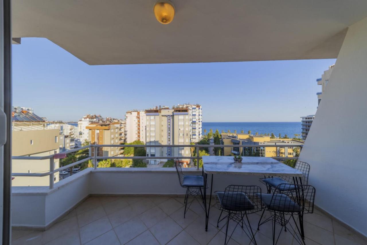 Refreshing Flat Within Walking Distance To Konyaalti With Sea View In * Antalya