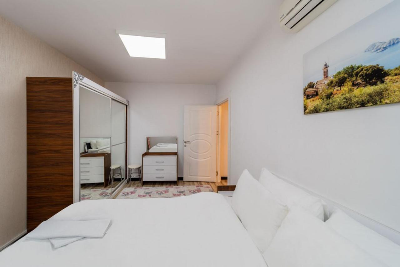 Flat Near Markantalya Mall In Muratpasa Apartment *