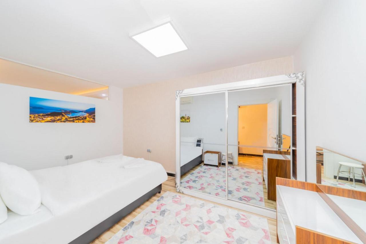 Flat Near Markantalya Mall In Muratpasa Antalya