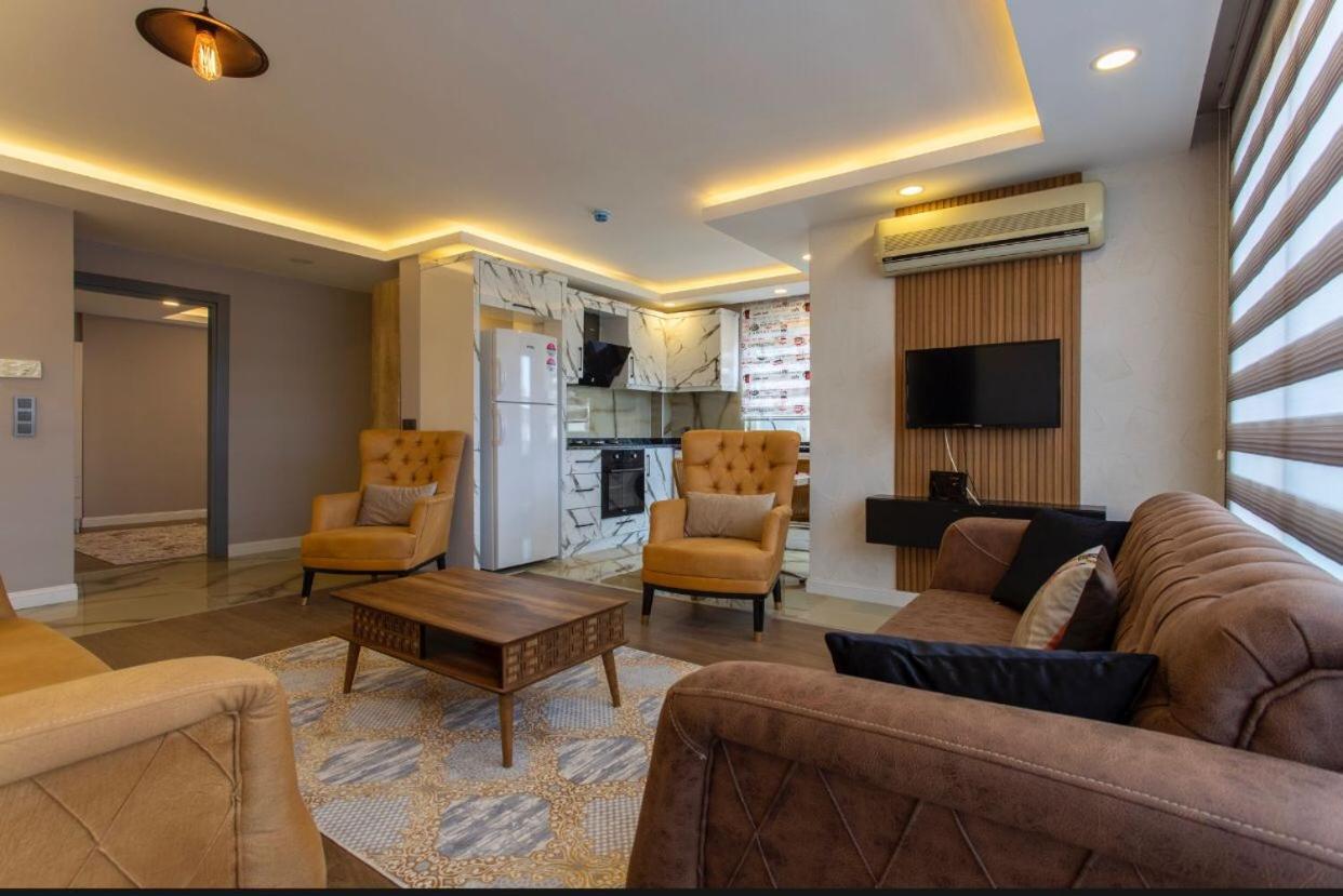 Apartment Avullar Palace Mit Pool In