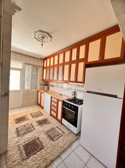 600 Meters To Konyaalti 1+1 Appartement *