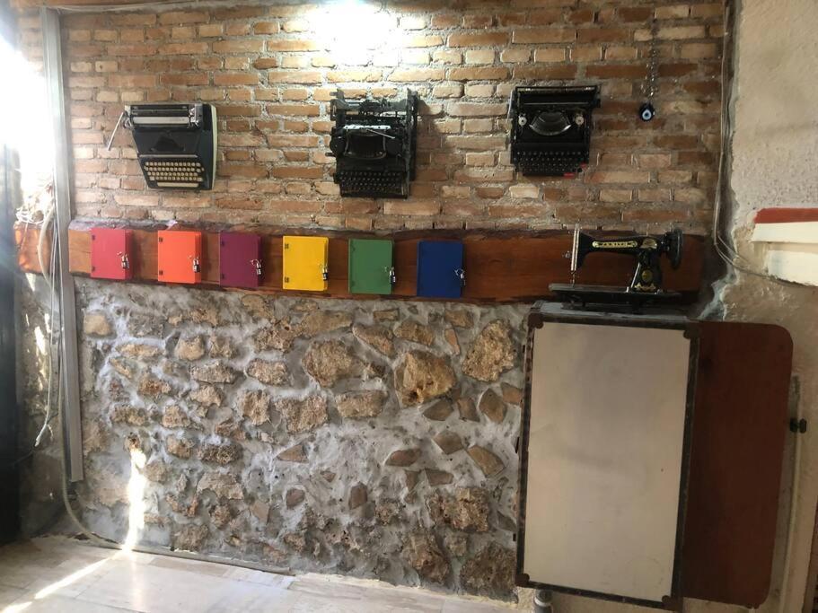 Daire Tarihi Kaleici Muethis Konum Deniz Yakini Uygun Fiyat Huzurlu Ev *