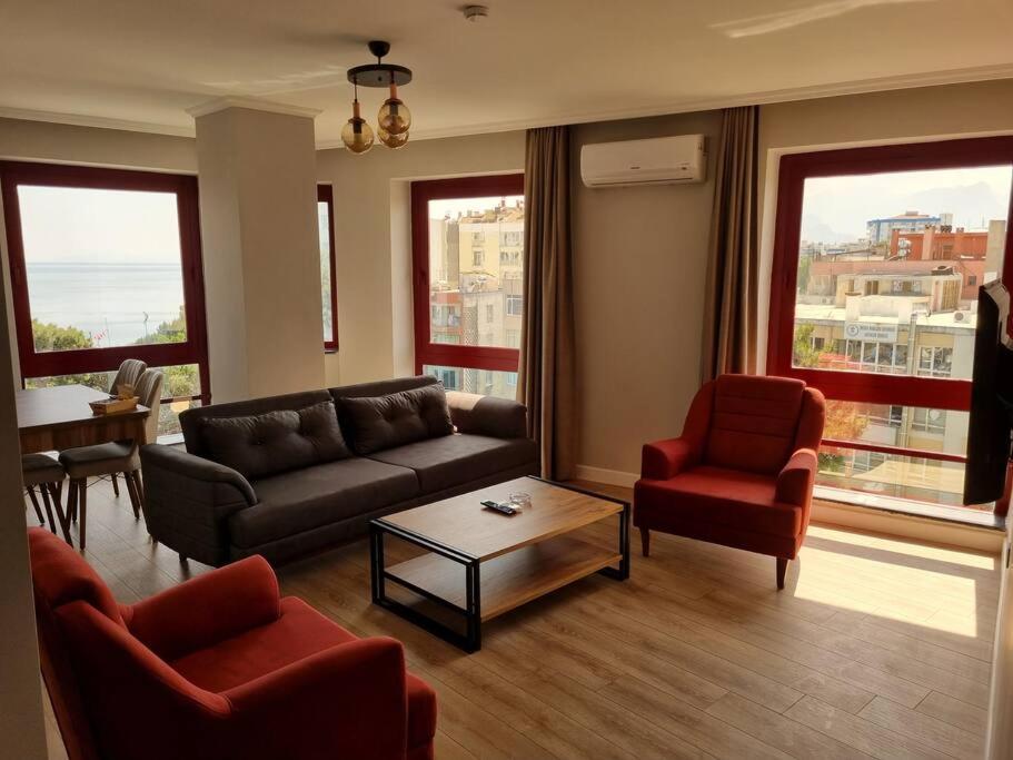 Royal Homes 403