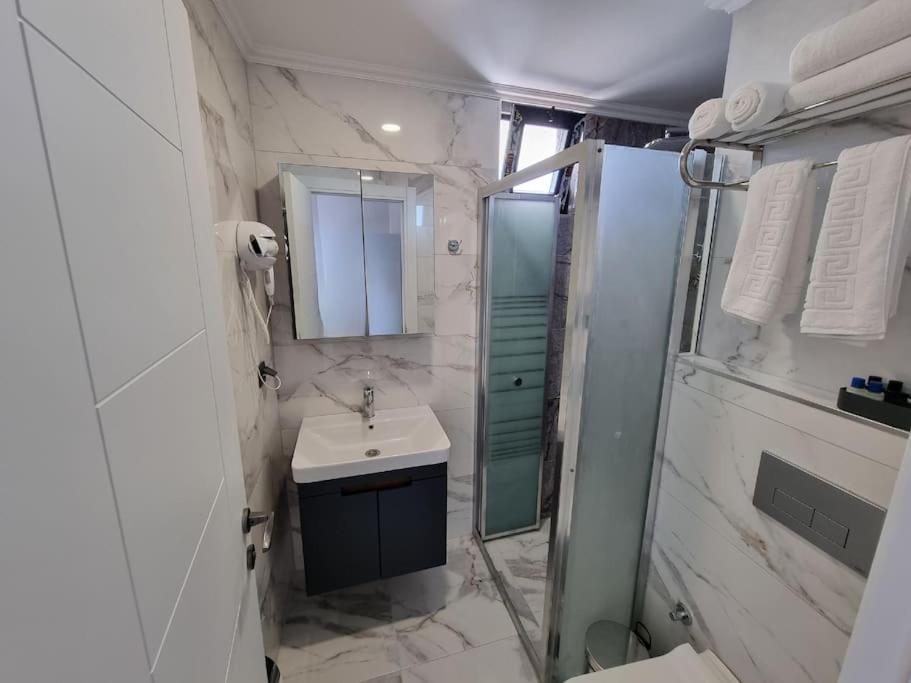 Royal Homes 506 *