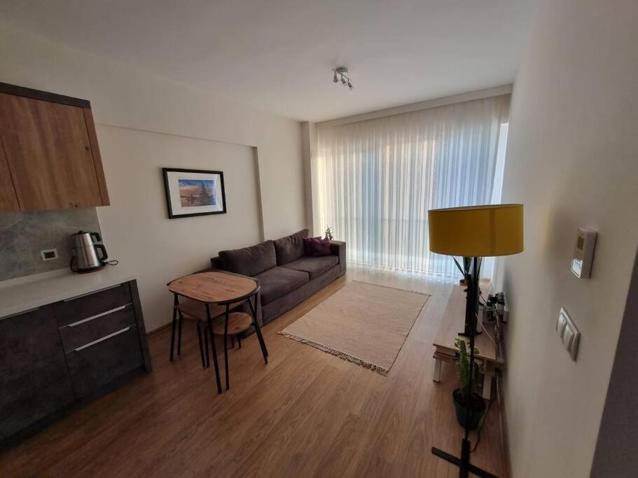 Apartment Comfy Close To Airport