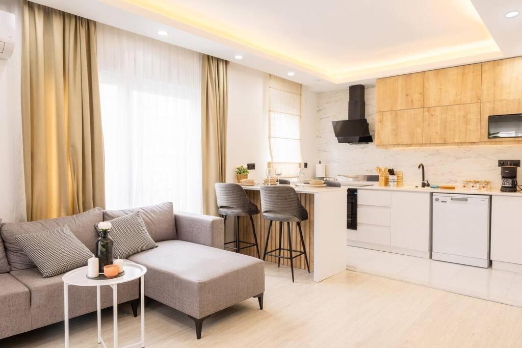 Cozy Insta-worth 2br W King Bed Jamaa