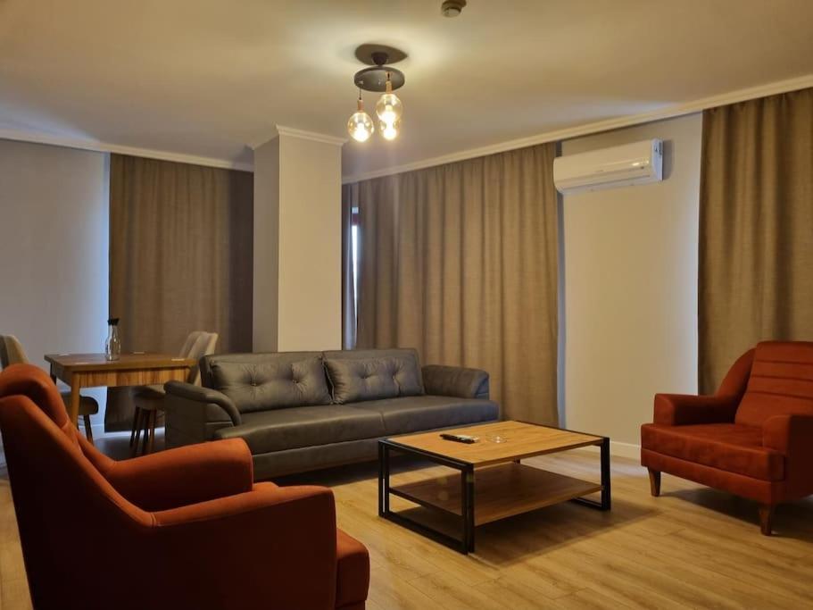 Royal Homes 403