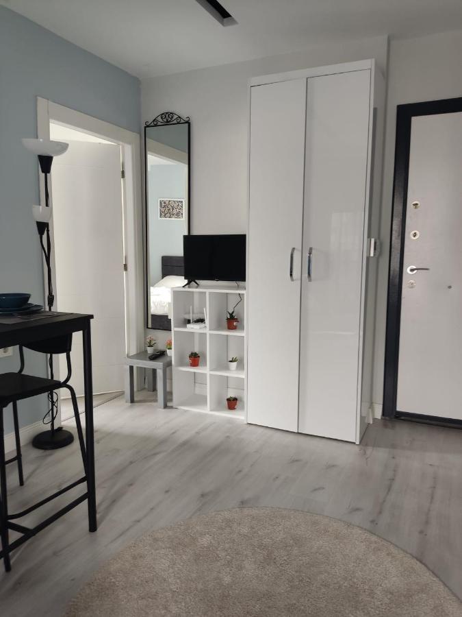 Cozy King Bedroom Dw Apt Kisla1 Apartment *