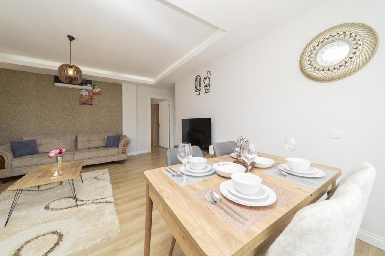 Bright Flat W Balcony 15 Min To Konyaalti Apartment Antalya