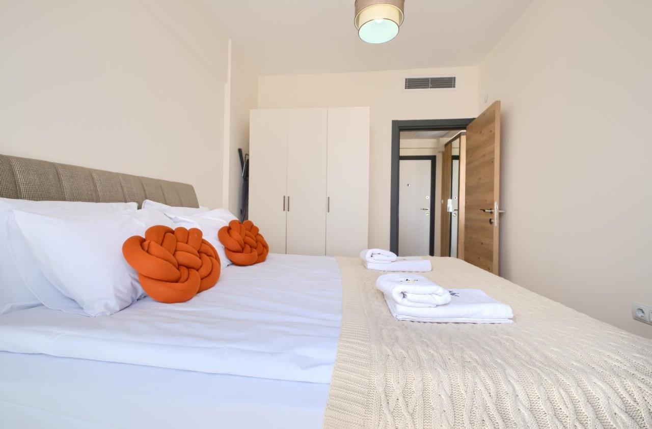 1207 By Newinn Apartment *