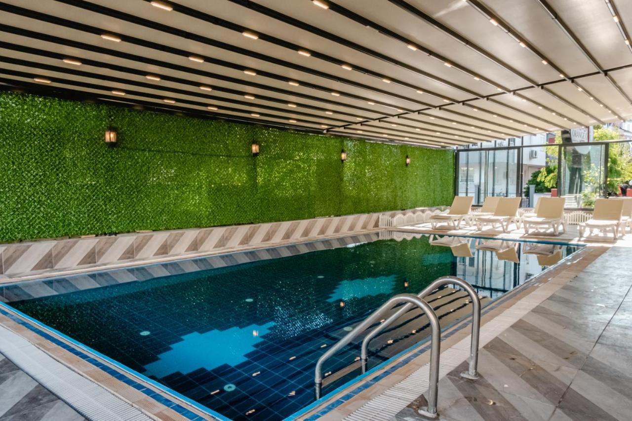 Hotel Orange Owl