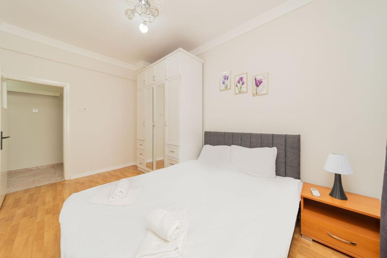 Chic Flat W Balcony 3 Min To Beach In *