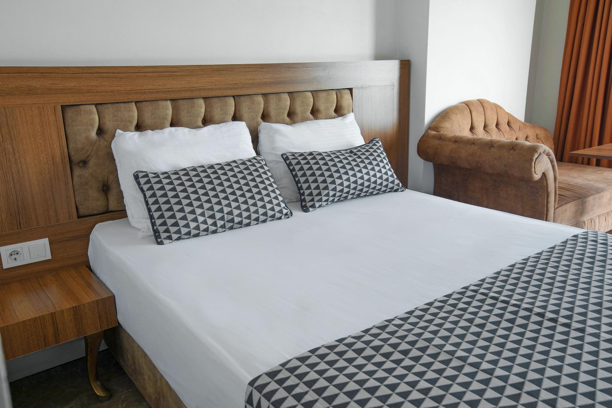 Kristal Hotel