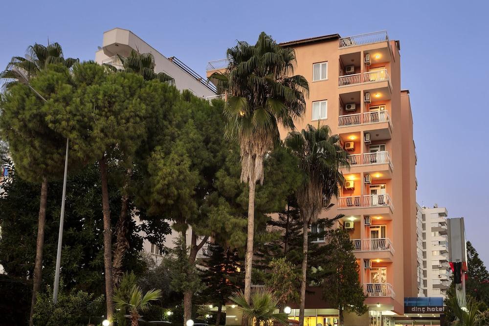 Lara Dinc Hotel